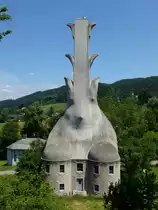 Dornach, das 1915 errichtete Heizhaus f�r das Goetheanum, steht wie die anderen anthroposophischen Bauten seit 1993 unter Denkmalschutz, Juli 2013