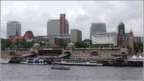 Hamburg-Mitte. Die Landungsbrcken sind Hamburgs Wasserbahnhof. 12.05.2013