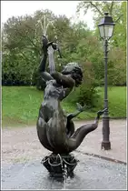 Auch in Kalmar ist eine Meerjungfrau zu bewundern. Sie steht auf dem Lilla Torget. 21.05.2013