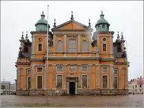 Kalmar. Der Dom am Stortorget wurde in der zweiten H�lfte des 17. Jahrhunderts erbaut. Am 21.05.2013 tr�ben leider Regentropfen den Eindruck.