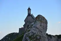 Deutschlands h�chste Kapelle auf dem Wendelstein in Bayern. Auf den Berg hinauf geht es von Brannenburg aus mit der Schmalspurzahnradbahn resp. der Wedelsteinbahn. Fotoaufnahme vom 23.07.2013.