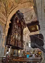 Das Innere der <U>Basilika Madonna di Tirano</U> wird beherrscht von der ungew�hnlichen, m�chtigen Orgel. Im Juli 2013.