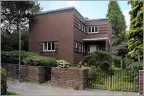 Bremen. Das Haus Grohne in der Friedrich-Mi�ler-Stra�e ist eines der wenigen Beispiele f�r das 'Neue Bauen' in Bremen. Es wurde 1927/28 nach den Entw�rfen des Vegesacker Architekten Ernst Becker f�r den damaligen Leiter des Focke-Museums, Ernst Grohne, errichtet. 11.07.2013