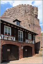 Dilsberg. Direkt neben der Burgruine steht das Rathaus von Dilsberg, in dem auch die Freiwillige Feuerwehr untergebracht ist. Dilsberg ist inzwischen ein Ortsteil der Stadt Neckargemnd. 13.06.2013