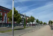 Freiburg, die Rieselfeldallee im neuen Stadtteil Rieselfeld, Aug.2013