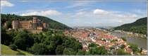 Heidelberg. Panoramablick auf Schloss, Altstadt und Neckar von der Gartenterrasse des Schlosses. 13.06.2013