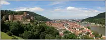 Heidelberg. Panoramablick auf Schloss, Altstadt und Neckar von der Gartenterrasse des Schlosses. 13.06.2013