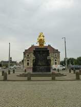 Hier sieht man den goldenen Reiter von Dresden am 09.08.2013.

