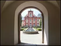 Das Bisch�fliche Palais mit Domgarten in Fulda am 15.07.2013
