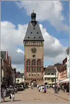 Speyer. Das Altp�rtel aus dem fr�hen 16. Jahrhundert war das westliche Stadttor und steht am westlichen Ende der Maximilianstra�e. 14.06.2013