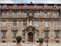 Speyer. Der Mittelteil des Stadthauses. Im Stadthaus ist die Stadtverwaltung untergebracht und der Oberbrgermeister hat hier seinen Dienstsitz. 14.06.2013