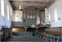 Wremen. Innenraum und Orgel der St.-Willehadi-Kirche. 24.08.2013