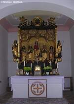 Innenansicht der Kapelle St. Jakobus, Hauptaltar (Sptgotik) in Reichenbach bei Oberstdorf (Landkreis Oberallgu, Bayern, Juli 2008).