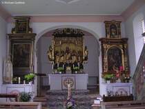 Hauptaltar und Seitenaltre (rechts oben der Kirchenpatron) St. Jakobus in Reichenbach, Ortsteil von Oberstdorf/Oberallgu, Juli 2008
