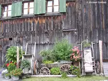 Teilansicht eines alten Bauernhofes in Oberstdorf-Reichenbach, Kreis Oberallg�u (Juli 2008)