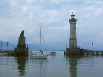 Die bekannte Hafeneinfahrt von Lindau am Bodensee mit Lwe und Leuchtturm (Juli 2008)
