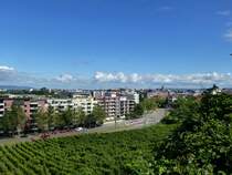 Freiburg im Breisgau, Blick von der Schlierbergstrae auf die Stadt, im Vordergrund die Merzhauser Strae, Juli 2013