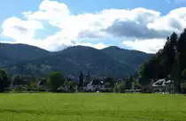 Freiburg, Blick auf den Stadteil G�nterstal, eingebettet in die Schwarzwaldberge, Juli 2013
