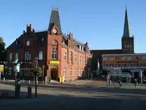 Das alte Postgeb�ude und die St.Marienkirche von Bergen/R�gen am 06.September 2013.