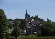 Schleiz, Blick auf das Schlo� - Heutiger Eigent�mer ist das Th�ringer Innenministerium und das Gel�nde geh�rt zur Polizeiinspektion des Saale-Orla-Kreises.

Durch die Bombardierung vom 8. April 1945 und das Abtragen der Tr�mmer im April 1950 blieben nur die T�rme erhalten. Im Dezember 1993 wurden die rekonstruierten Turmhauben aufgesetzt.
16.08.2013