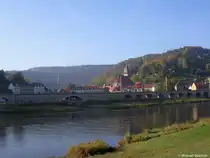 Blick auf K�nigstein in der S�chs. Schweiz (Oktober 2008) von der anderen Elbeseite (Halbestadt) aus.