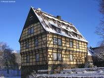 Dieser Fachwerkbau ist das ehemaliges Herrenhaus von Haus Wittringen, heute Museum der Stadt Gladbeck (Kreis Recklinghausen, NRW, Januar 2009) bei schnstem Winterwetter..