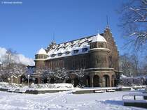 Das Hauptgebude von Schloss Wittringen beherbigt im Erdgeschoss ein Restaurant und im Obergeschoss der sog. Gildensaal, in der Ausstellungen und Veranstaltungen stattfinden (Gladbeck, Kreis Recklinghausen, NRW, Januar 2009)