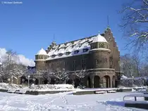 Das Hauptgeb�ude von Schloss Wittringen beherbigt im Erdgeschoss ein Restaurant und im Obergeschoss der sog. Gildensaal, in der Ausstellungen und Veranstaltungen stattfinden (Gladbeck, Kreis Recklinghausen, NRW, Januar 2009)