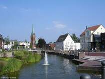 Sdwall/Sdgraben als Ring um die Altstadt von Dorsten mit ev. Johannes-Kirche (Kreis Recklinghausen, NRW, September 2009)