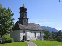 Die alte Kirche in Gunzesried und dahinter der Gr�nten (Oberallg�u, Sommer 2009)