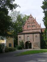 Einlass - eines der erhaltenen Stadttore von Memmingen (Bayern - Sommer 2009)