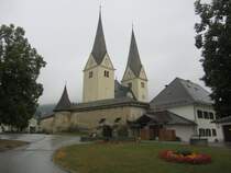 Diex, Wehrkirche St. Martin, erbaut ab 1168, Wehranlage erbaut von 1470 bis 1490, 
Chor von 1490, Langhaus neu erbaut 1645, Sdfassade von 1778, Bezirk Vlkermarkt  (19.08.2013)