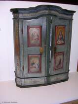 Dieser schne alte Bauernschrank war im Rahmen einer Sonderausstellung zu sehen im  Schwbischen Bauernhofmuseum  in Illerbeuren (Landkreis Unterallgu, Sommer 2008)