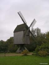 Bockwindmhle im Schleswig-Holsteinische Freilichtmuseum in Molfsee bei Kiel (Herbst 2009)