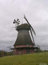 Hollnderwindmhle im Schleswig-Holsteinische Freilichtmuseum in Molfsee bei Kiel (Herbst 2009)