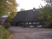 Hollnderhof bekannt aus der Fernsehserie  Der Landarzt  in Wagersrott stlich von Norderbrarup (Kreis Schleswig-Flensburg, Schleswig-Holstein, Herbst 2009)