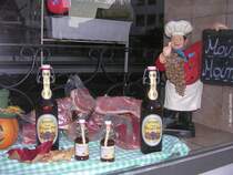 Original Metzger-Bier vom Allguer Brauhaus aus Kempten!!! 
Gesehen jedoch in Kappeln im Schaufenster neben der Nicolai-Kirche (Kreis Schleswig-Flensburg in Schleswig-Holstein, Herbst 2009)