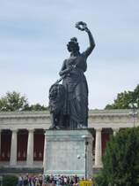 Die Bavaria an der Theresienwiese in Mnchen am 22.09.2013.
Aufgenommen whrend des Oktoberfestes.