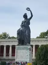 Die Bavaria an der Theresienwiese in M�nchen am 22.09.2013.
Aufgenommen w�hrend des Oktoberfestes.