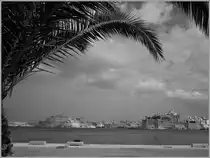 Blick von Valletta �ber den  Grand Harbour  nach den  Drei St�dten  Senglea, Vittoriosa und Cospicua.
28. Sept. 2013