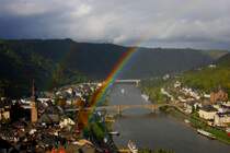 Am 10.10.2013 bot ein intensiver Regenbogen ber Cochem ein interessantes Fotomotiv, welches ich von der Reichsburg aus im Bild fest hielt.