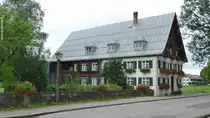 Bauernhaus gegen�ber den St. Loretto-Kapellen von Oberstdorf (Landkreis Oberallg�u, September 2013)