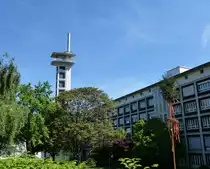 Offenburg, Burda-Medienkomplex mit dem raffiniert verkleideten Schornstein, Juni 2013