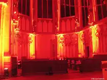 Besondere Lichtinstallation an einem Oktober-Abend 2010 in der kath. St. Lamberti-Kirche zu Gladbeck (Kreis Recklinghausen, NRW)