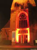 Besondere Lichtinstallation an einem Oktober-Abend 2010 an der kath. St. Lamberti-Kirche zu Gladbeck (Kreis Recklinghausen, NRW)