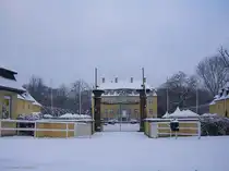 Schloss Beck in Feldhausen - im Sommer ein Freizeitpark, nunmehr im Winterschlaf (Bottrop, Ruhrgebiet, Januar 2010)
