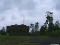 Maschinenhalle und die beiden F�rdert�rme der fr�heren Schachtanlage Zweckel in Gladbeck (Ruhrgebiet, NRW, Mai 2010)