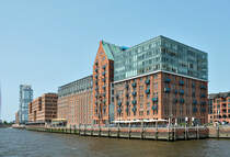 Bro- und Wohngebude an der Elbe in Hamburg-Altona - 13.07.2013