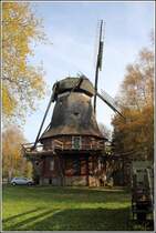 Worpswede. Im Ortsteil Ostersode steht dieser Galeriehollnder aus dem Jahr 1852. 22.10.2013