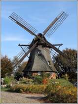 In Sandbostel steht die Ende des 19. Jahrhunderts errichtete Hollnderwindmhle 'Sabine'. 22.10.2013